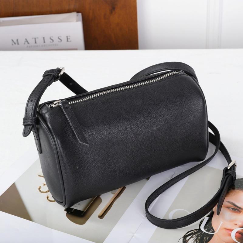 Genuine Leather Cylindrical Bag Single-shoulder Crossbody Bag Women s Retro and Simple Underarm Bag One Size темно-зелений колір
Genuine Leather Cylindrical Bag Single-shoulder Crossbody Bag Women s Retro and Simple Underarm Bag One Size темно-зелений колір