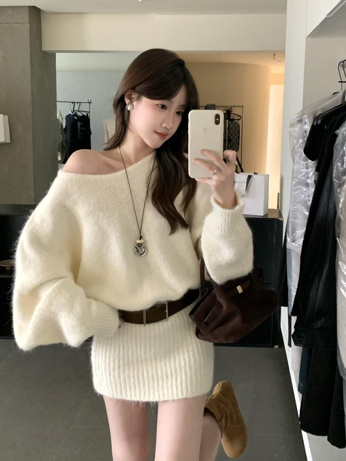 2025 Early Autumn French Off-Shoulder Knit Dress - Slim Fit, Waist-Cinched, Hip-Hugging Design S 80-100 lbs
2025 Early Autumn French Off-Shoulder Knit Dress - Slim Fit, Waist-Cinched, Hip-Hugging Design S 80-100 lbs