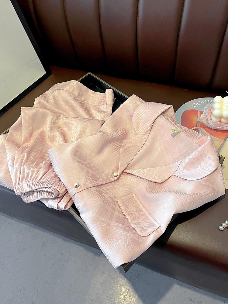Women s Pink Houndstooth Mulberry Silk Pajama Set - Short Sleeves & Long Pants XL (100-120 jin) розовый
Women s Pink Houndstooth Mulberry Silk Pajama Set - Short Sleeves & Long Pants XL (100-120 jin) розовый