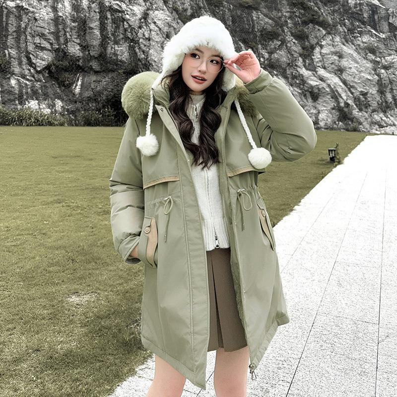 Среднее и длинное пальто, преодолевающее новый модный большой меховой воротник для женщин со съемной шляпой, хлопковая куртка на талии внутри XXL зелёный
Среднее и длинное пальто, преодолевающее новый модный большой меховой воротник для женщин со съемной шляпой, хлопковая куртка на талии внутри XXL зелёный