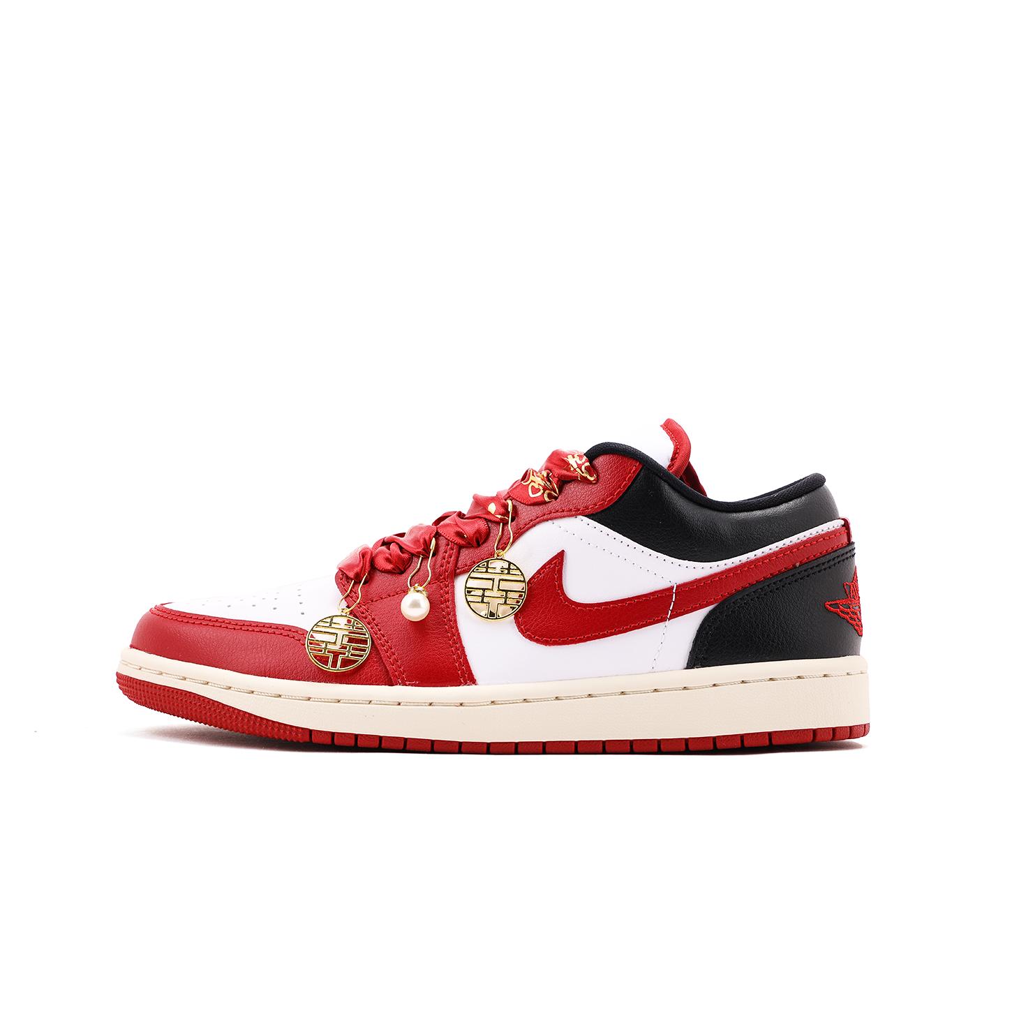 Jordan Air Jordan 1 Cushioning, Wear Resistant Low top Vintage Basketball Shoes Unisex Black Red DC0774-160(Team59-) 39
Jordan Air Jordan 1 Cushioning, Wear Resistant Low top Vintage Basketball Shoes Unisex Black Red DC0774-160(Team59-) 39