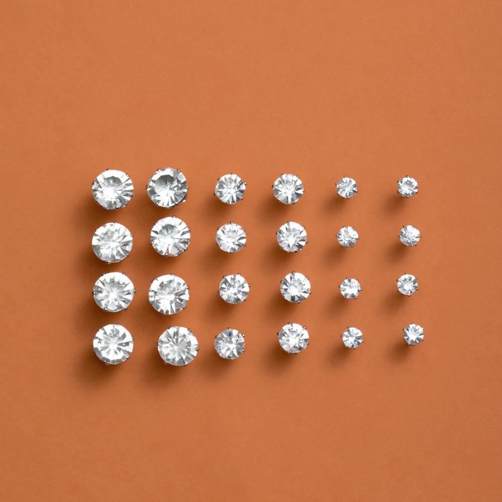 Sparkling Alloy Stud Earrings Geometric Design Fashionable Elegant Fall 2021 Jewelry
Sparkling Alloy Stud Earrings Geometric Design Fashionable Elegant Fall 2021 Jewelry