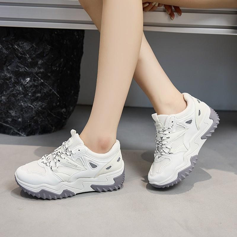 Versatile dad shoes women s summer 2025 new retro lightweight running women s shoes inner height increase casual fashion sneakers 35 серый
Versatile dad shoes women s summer 2025 new retro lightweight running women s shoes inner height increase casual fashion sneakers 35 серый