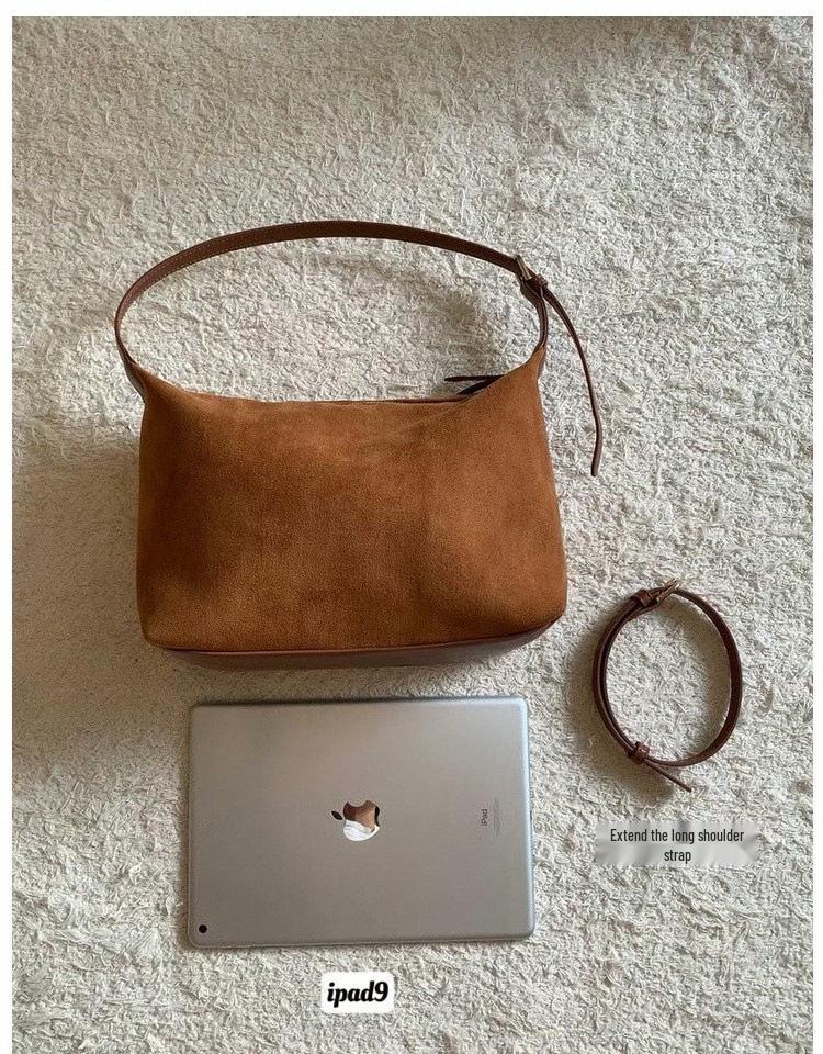 Korean Retro Suede Shoulder Bag: Autumn/Winter Simple Dumpling Style
Korean Retro Suede Shoulder Bag: Autumn/Winter Simple Dumpling Style