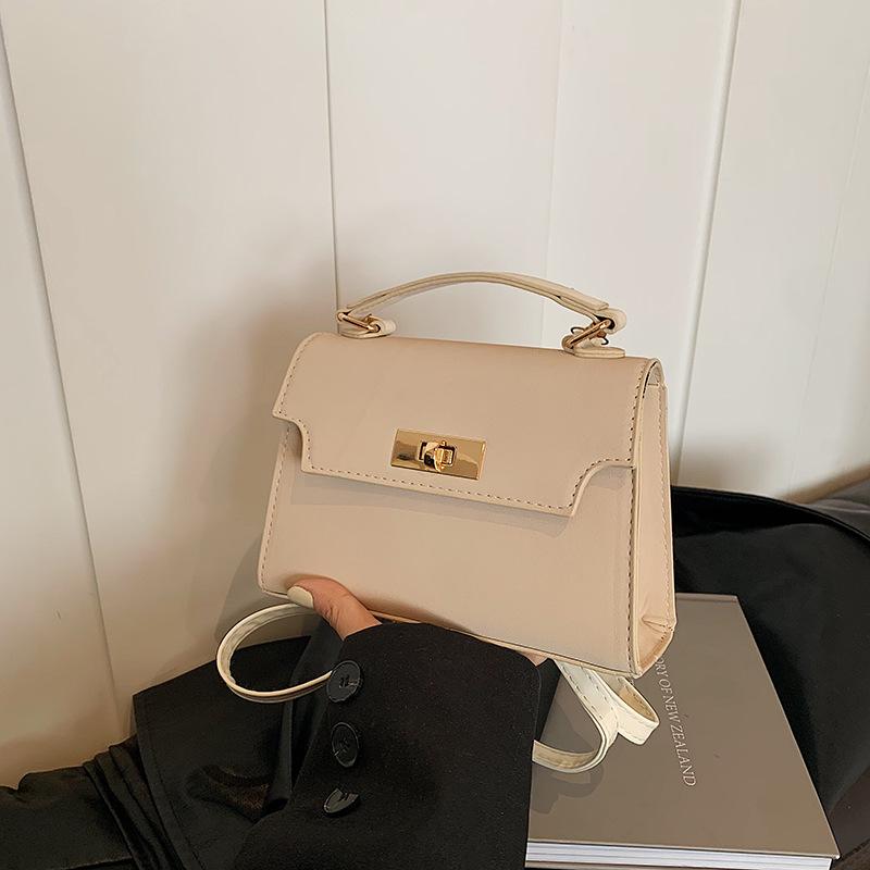 Niche foreign bag women s 2025 new fashion Kelly bag commuter handbag fashionable versatile shoulder messenger bag білий
Niche foreign bag women s 2025 new fashion Kelly bag commuter handbag fashionable versatile shoulder messenger bag білий
