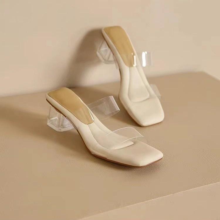 2024 foreign trade summer new European and American style one-word fashion women s square head large size thick high heel sandals 35
2024 foreign trade summer new European and American style one-word fashion women s square head large size thick high heel sandals 35