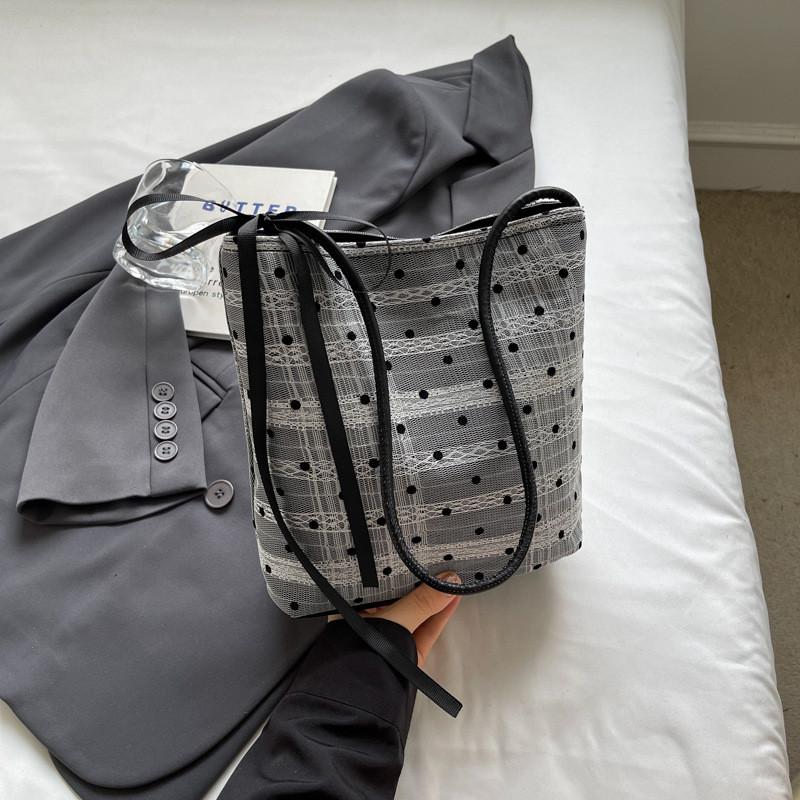 Stylish And Versatile Canvas Tote Bag For Women In Trendy Summer Colors Gray
Stylish And Versatile Canvas Tote Bag For Women In Trendy Summer Colors Gray