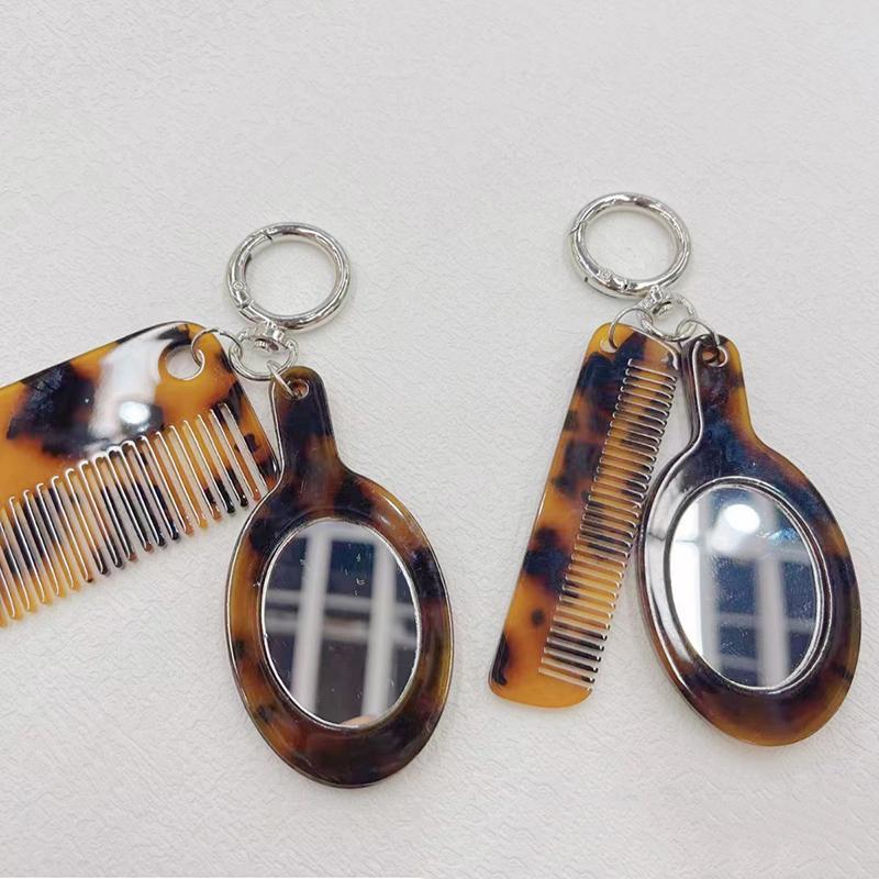 New Arrival Creative Resin Comb Key Chain Acetic Acid Mirror Comb Shape Pendant Key Ring Women Daily Use of Bags Accessories
New Arrival Creative Resin Comb Key Chain Acetic Acid Mirror Comb Shape Pendant Key Ring Women Daily Use of Bags Accessories