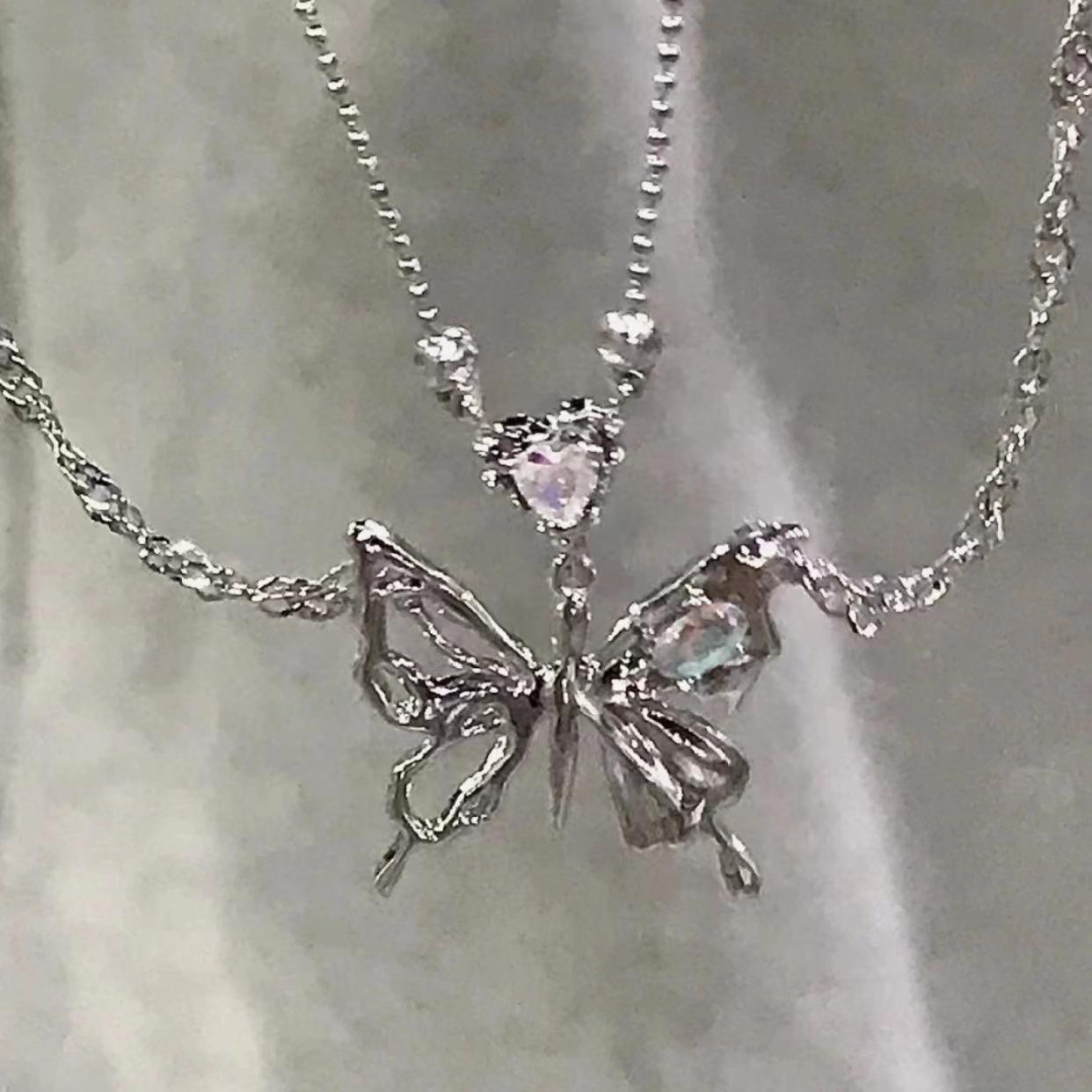 Double layered butterfly necklace for girls, niche design, high-end punk cool style, new Valentine s Day Christmas gift
Double layered butterfly necklace for girls, niche design, high-end punk cool style, new Valentine s Day Christmas gift