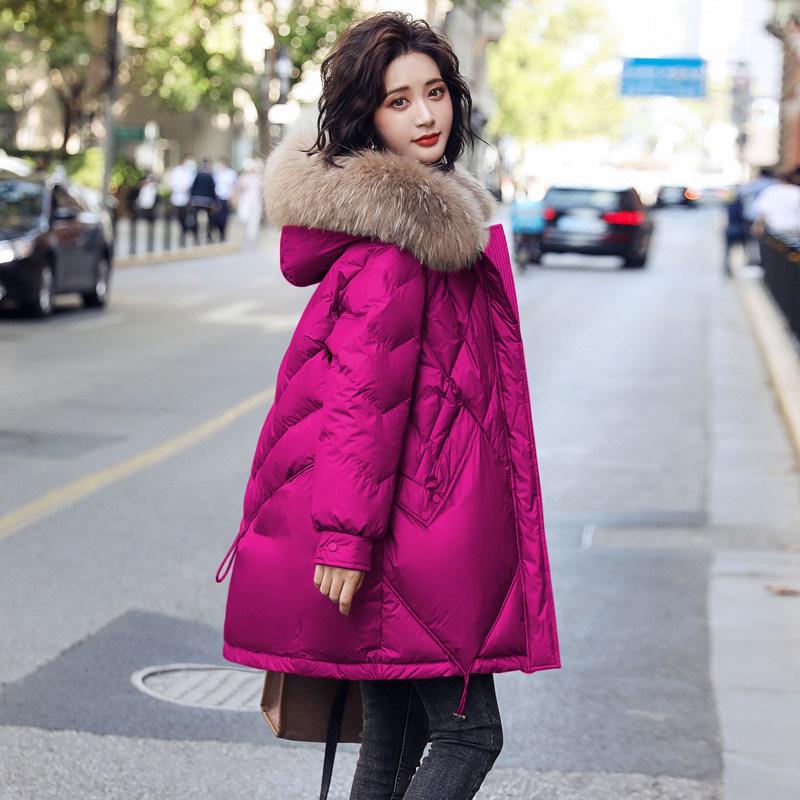 Жіночий зимовий пуховик середньої довжини з коміром з натурального хутра - 2022 рік, корейський стиль, стильний та потовщений пухом білої качки
Жіночий зимовий пуховик середньої довжини з коміром з натурального хутра - 2022 рік, корейський стиль, стильний та потовщений пухом білої качки