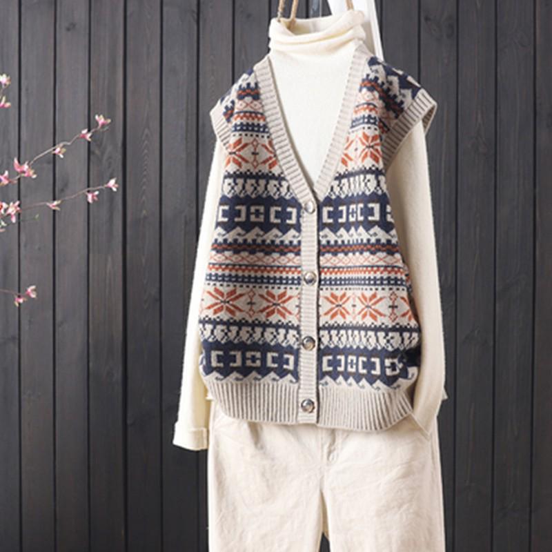 2025 Women s Retro V-Neck Knit Vest Cardigan - Loose Fit Sweater for Spring & Autumn M
2025 Women s Retro V-Neck Knit Vest Cardigan - Loose Fit Sweater for Spring & Autumn M