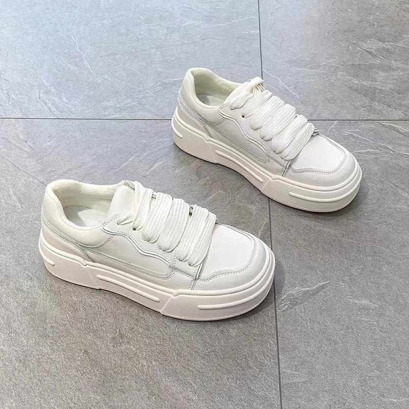 Leather Thick-soled Small Square-toed Sneakers Women s Spring All-match Comfortable Soft-soled Casual Shoes Increase Height Ugly Cute White Shoes
Leather Thick-soled Small Square-toed Sneakers Women s Spring All-match Comfortable Soft-soled Casual Shoes Increase Height Ugly Cute White Shoes