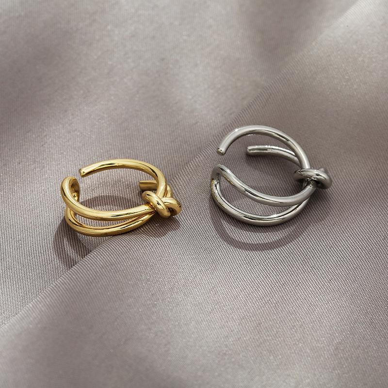 Retro Knot Stackable Ring for Women – Fashionable and Distressed Design for Index or Middle Finger. Adjustable
Retro Knot Stackable Ring for Women – Fashionable and Distressed Design for Index or Middle Finger. Adjustable