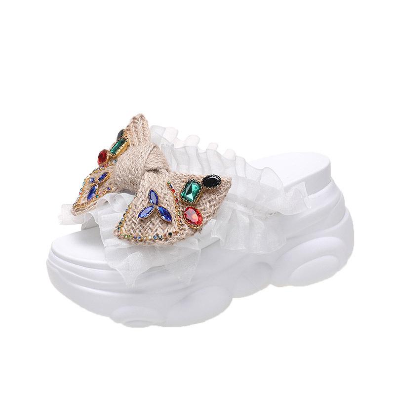 Bow thick-soled slippers for women s summer outer wear 2025 new fashionable rhinestone muffin inner height-increasing slope heel one-word sandals 34 білий
Bow thick-soled slippers for women s summer outer wear 2025 new fashionable rhinestone muffin inner height-increasing slope heel one-word sandals 34 білий