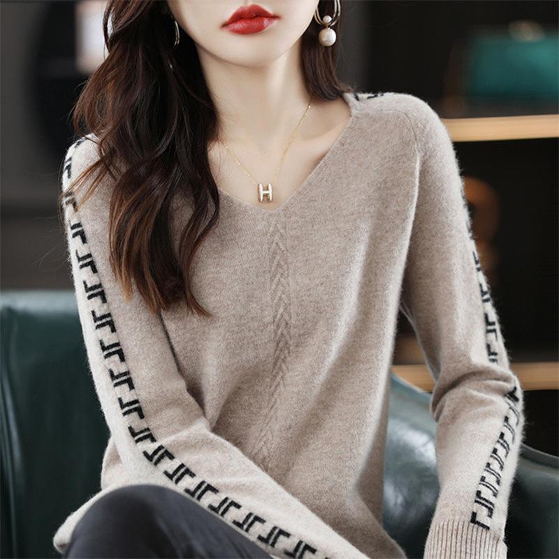 2024 Autumn/Winter V-neck Women s Knit Sweater: Solid Color, Slimming, Loose Fit, Fashionable Long Sleeve Pullover XX-Large
2024 Autumn/Winter V-neck Women s Knit Sweater: Solid Color, Slimming, Loose Fit, Fashionable Long Sleeve Pullover XX-Large