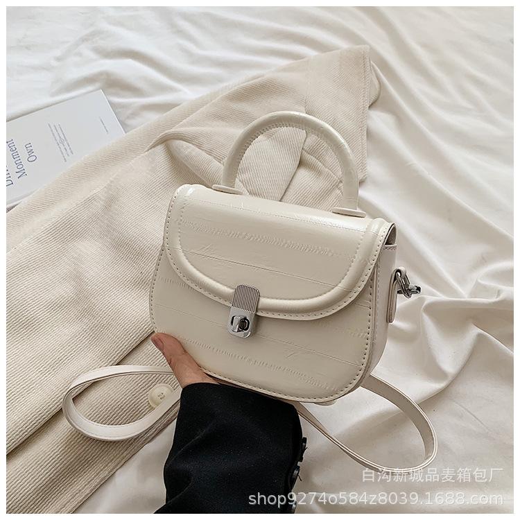 Silver bag women s 2025 new fashion women s shoulder messenger bag hand saddle bag go to work small bag белый
Silver bag women s 2025 new fashion women s shoulder messenger bag hand saddle bag go to work small bag белый