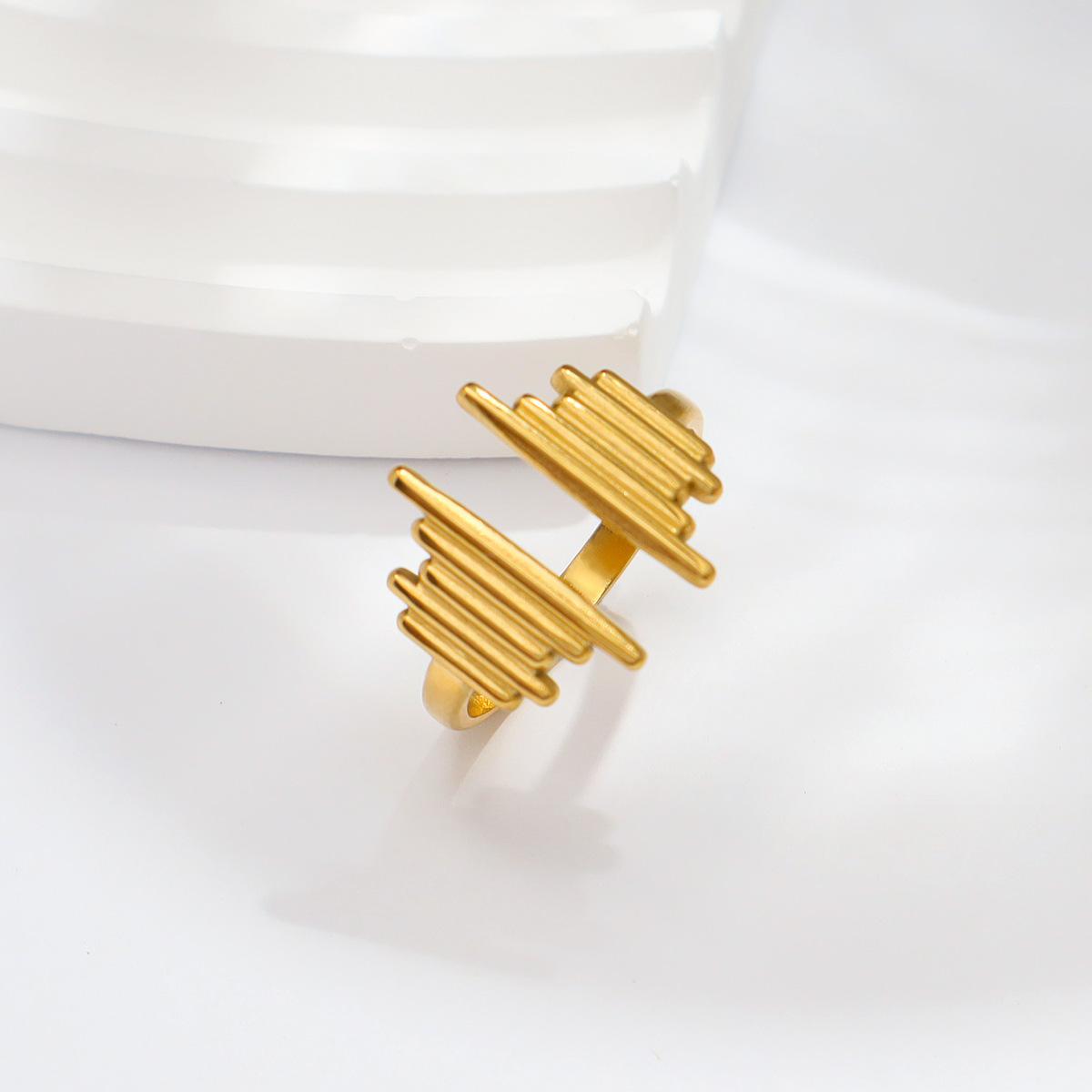 1 шт., нержавеющая сталь 316L, минималистичные геометрические кольца на палец для женщин, пар, повседневное украшение, вечерние ювелирные изделия, подарочные аксессуары 2cm золотой
1 шт., нержавеющая сталь 316L, минималистичные геометрические кольца на палец для женщин, пар, повседневное украшение, вечерние ювелирные изделия, подарочные аксессуары 2cm золотой