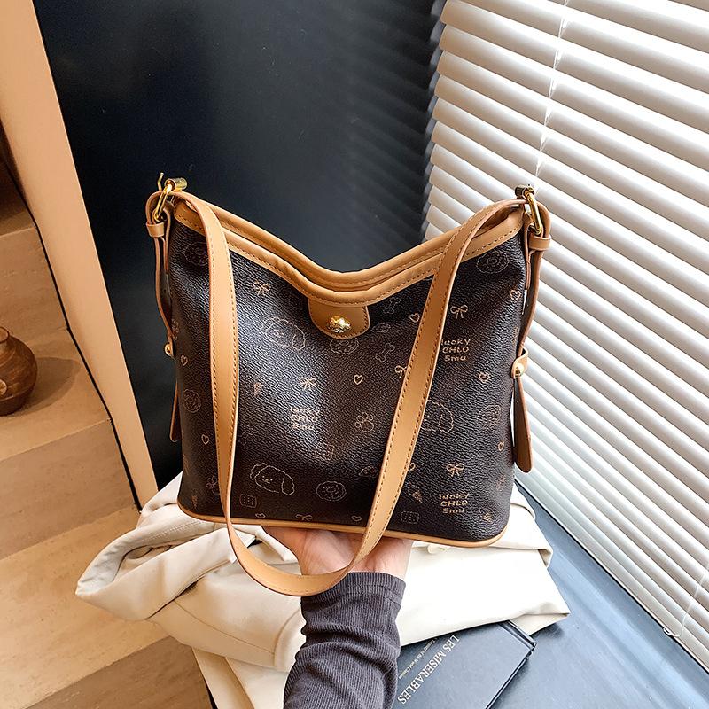 Модная универсальная сумка-тоут Женская новая повседневная сумка через плечо Сумка-мессенджер для поездок на работу no pendant
Модная универсальная сумка-тоут Женская новая повседневная сумка через плечо Сумка-мессенджер для поездок на работу no pendant