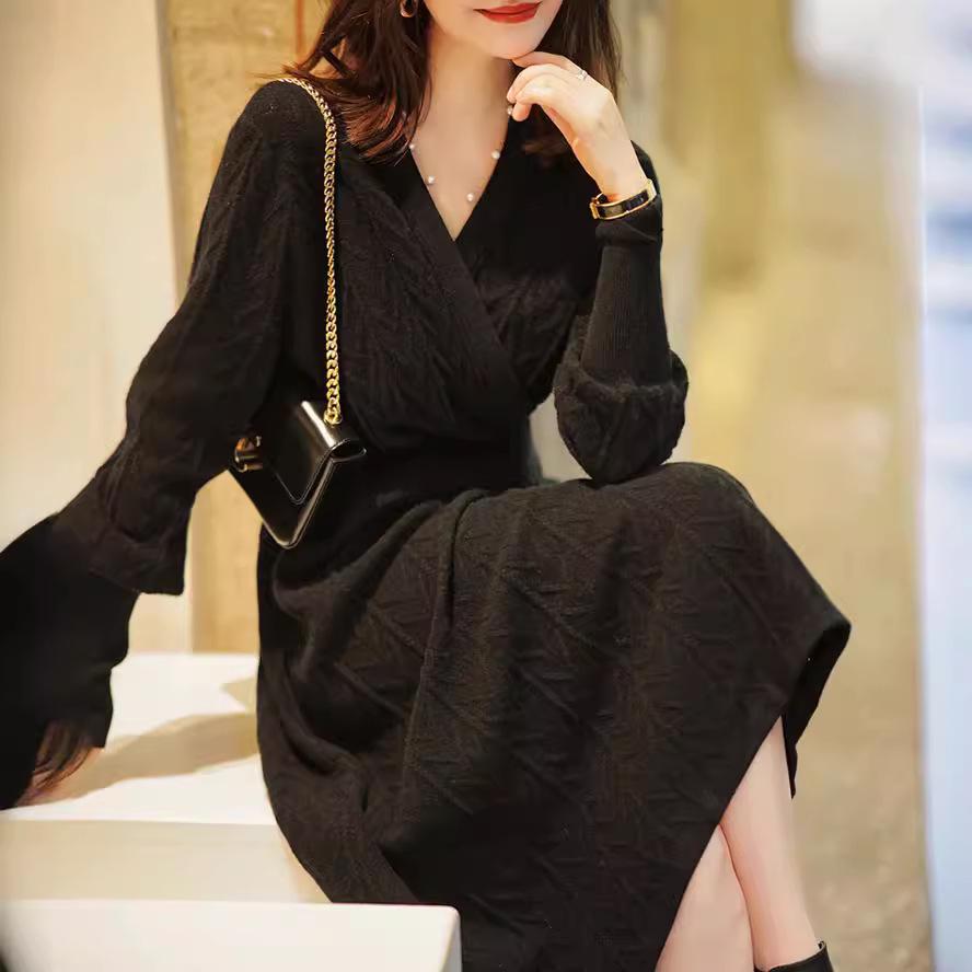 Women s Black Knitted Wool Dress with Coat - Mid-Length, Over Knee, Long Sleeve for Autumn/Winter 2024. Medium
Women s Black Knitted Wool Dress with Coat - Mid-Length, Over Knee, Long Sleeve for Autumn/Winter 2024. Medium