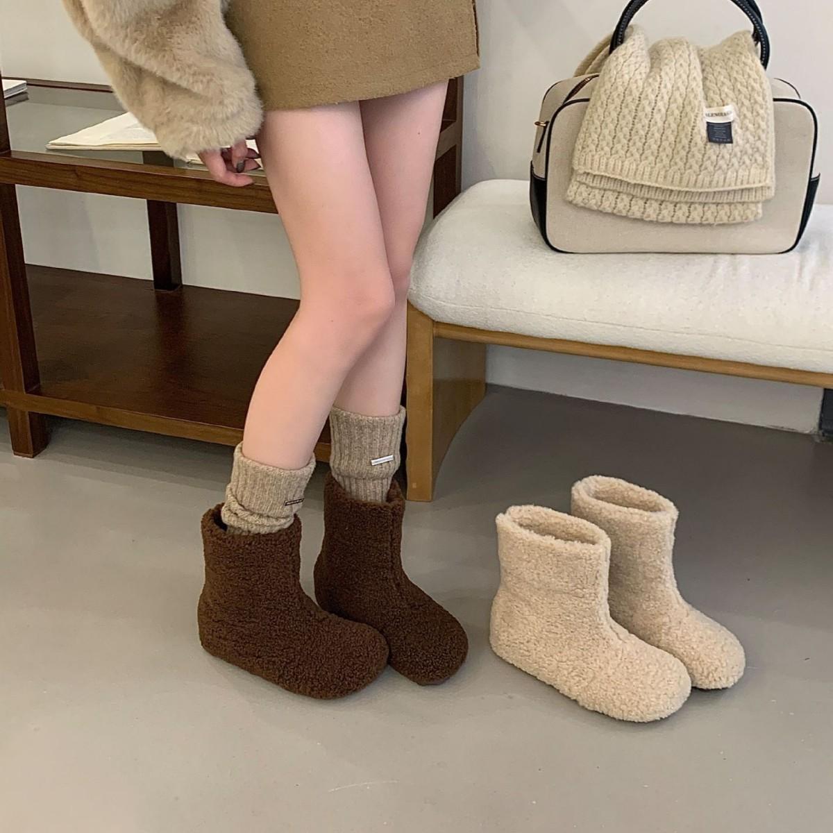 2025 autumn and winter new round head thick sole low tube lamb snow non-slip warm Martin women s short boots 39 кофейный
2025 autumn and winter new round head thick sole low tube lamb snow non-slip warm Martin women s short boots 39 кофейный