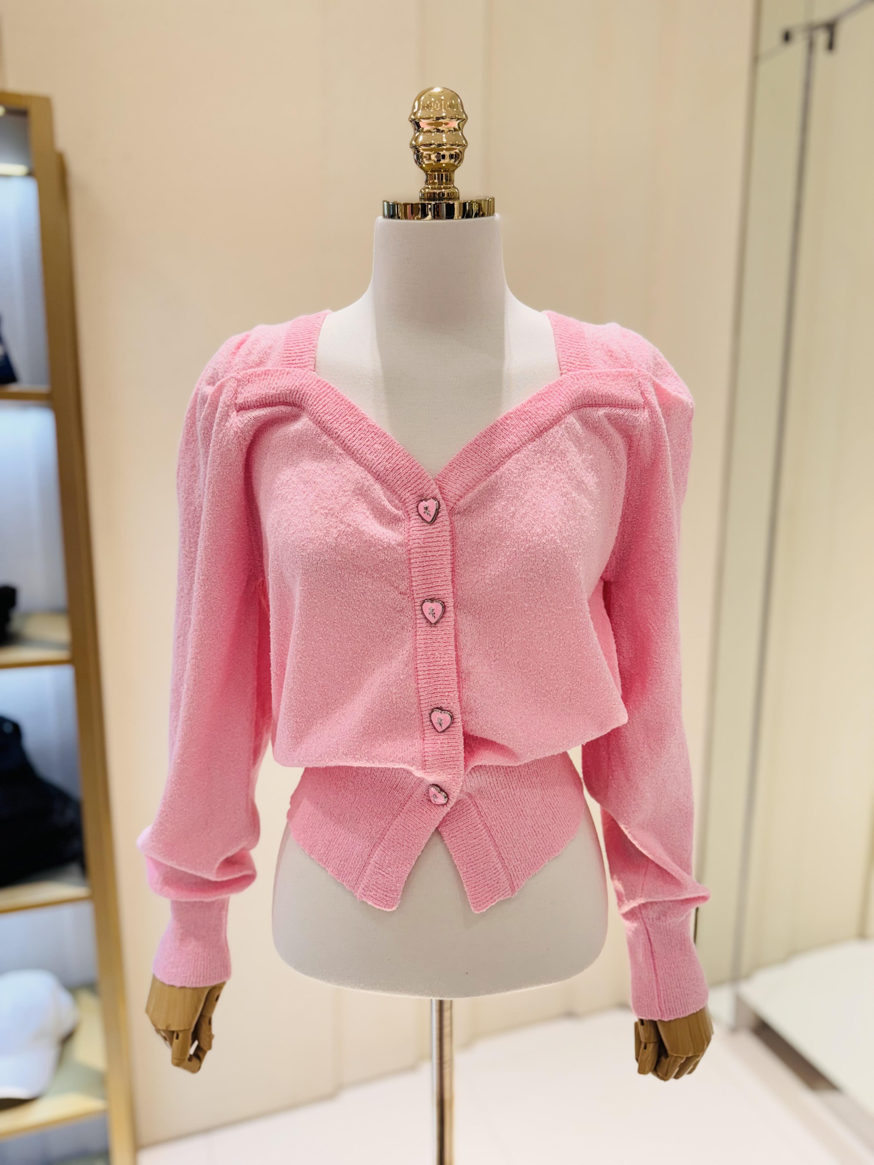 BLUE LABEL Heart Button Point Puff Cardigan M
BLUE LABEL Heart Button Point Puff Cardigan M