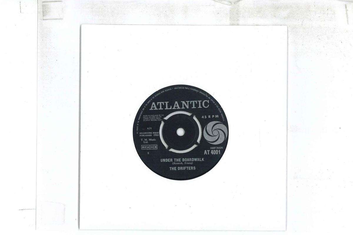 7inch Record DRIFTERS - Under The Boardwalk / I Don t Want AT4001 ATLANTIC 1964 UK Soul/Funk Used
7inch Record DRIFTERS - Under The Boardwalk / I Don t Want AT4001 ATLANTIC 1964 UK Soul/Funk Used