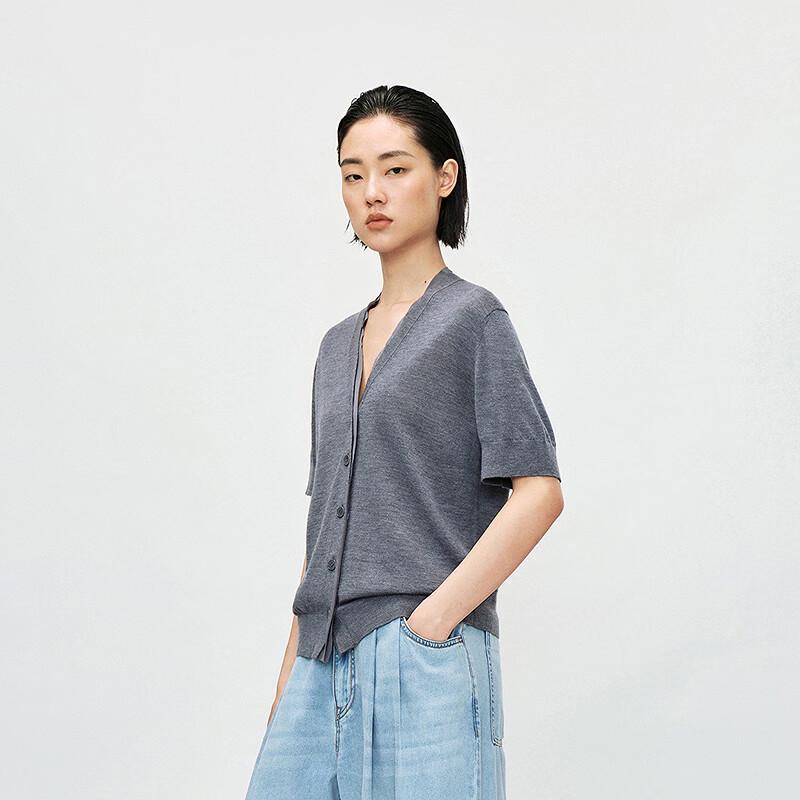 LESS 2025 Summer Short V-Neck Cashmere Cardigan L
LESS 2025 Summer Short V-Neck Cashmere Cardigan L