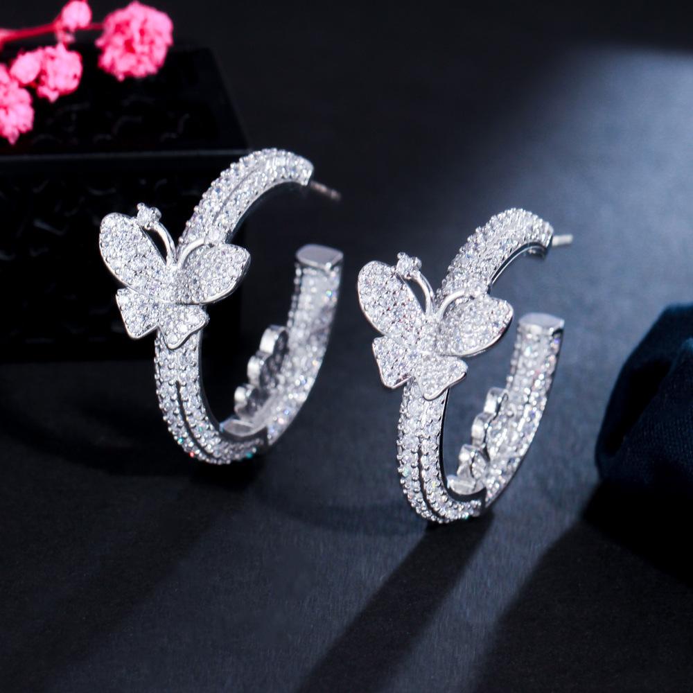 Needle Light Luxury Full Diamond Butterfly C-Shaped Earrings, Three-Dimensional Micro-Inlaid Zircon Temperament Earrings And Earrings.
Needle Light Luxury Full Diamond Butterfly C-Shaped Earrings, Three-Dimensional Micro-Inlaid Zircon Temperament Earrings And Earrings.