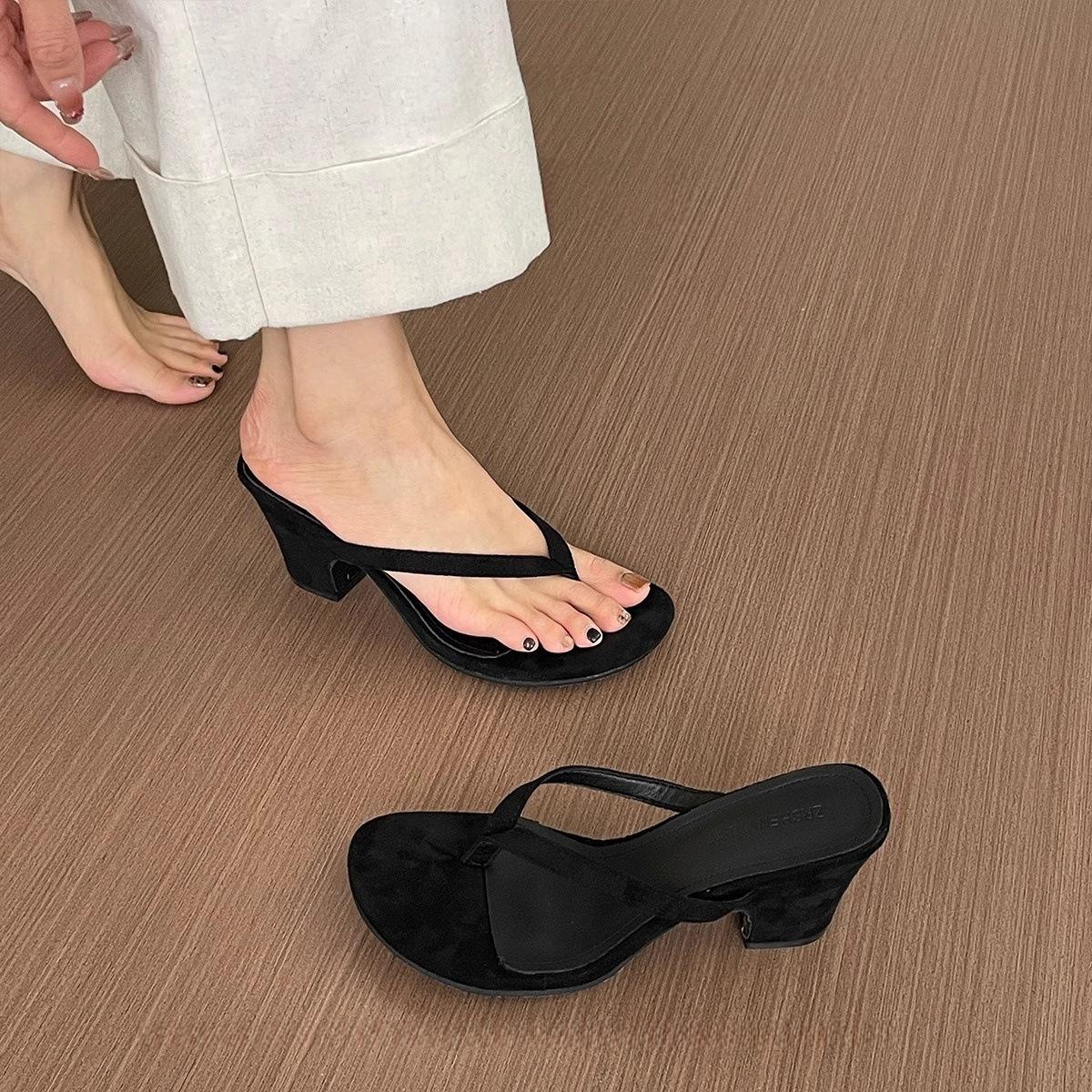 High-heeled French flip-flops outer women s shoes, summer 2025 new thin strap toe fashion versatile sandals 42 чёрный
High-heeled French flip-flops outer women s shoes, summer 2025 new thin strap toe fashion versatile sandals 42 чёрный