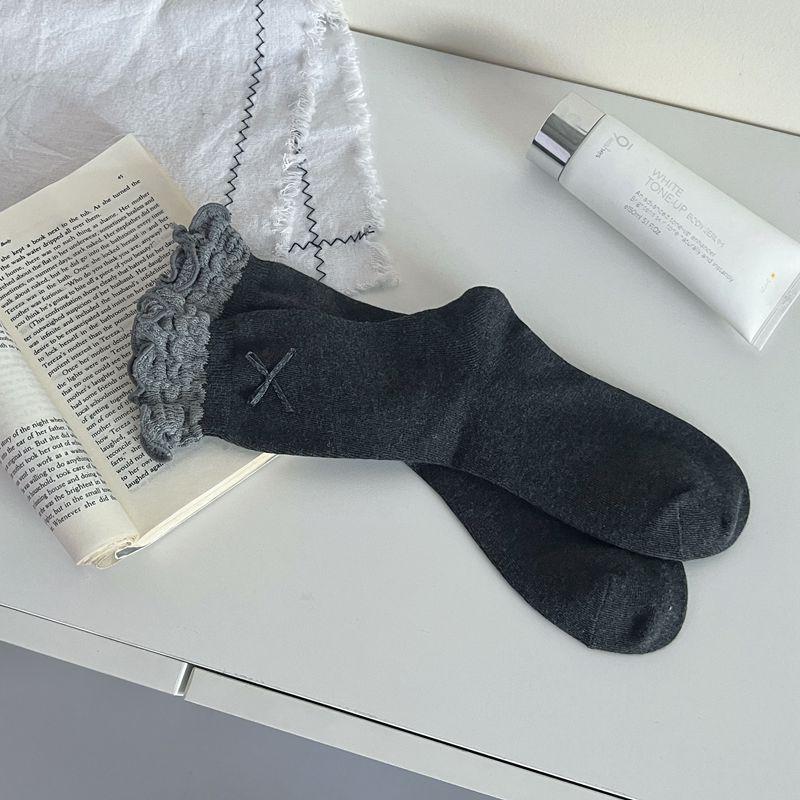 Girly Grey Japanese Lace-Trimmed Bowknot Scrunch Socks - Mid-Calf Student Style One Size
Girly Grey Japanese Lace-Trimmed Bowknot Scrunch Socks - Mid-Calf Student Style One Size