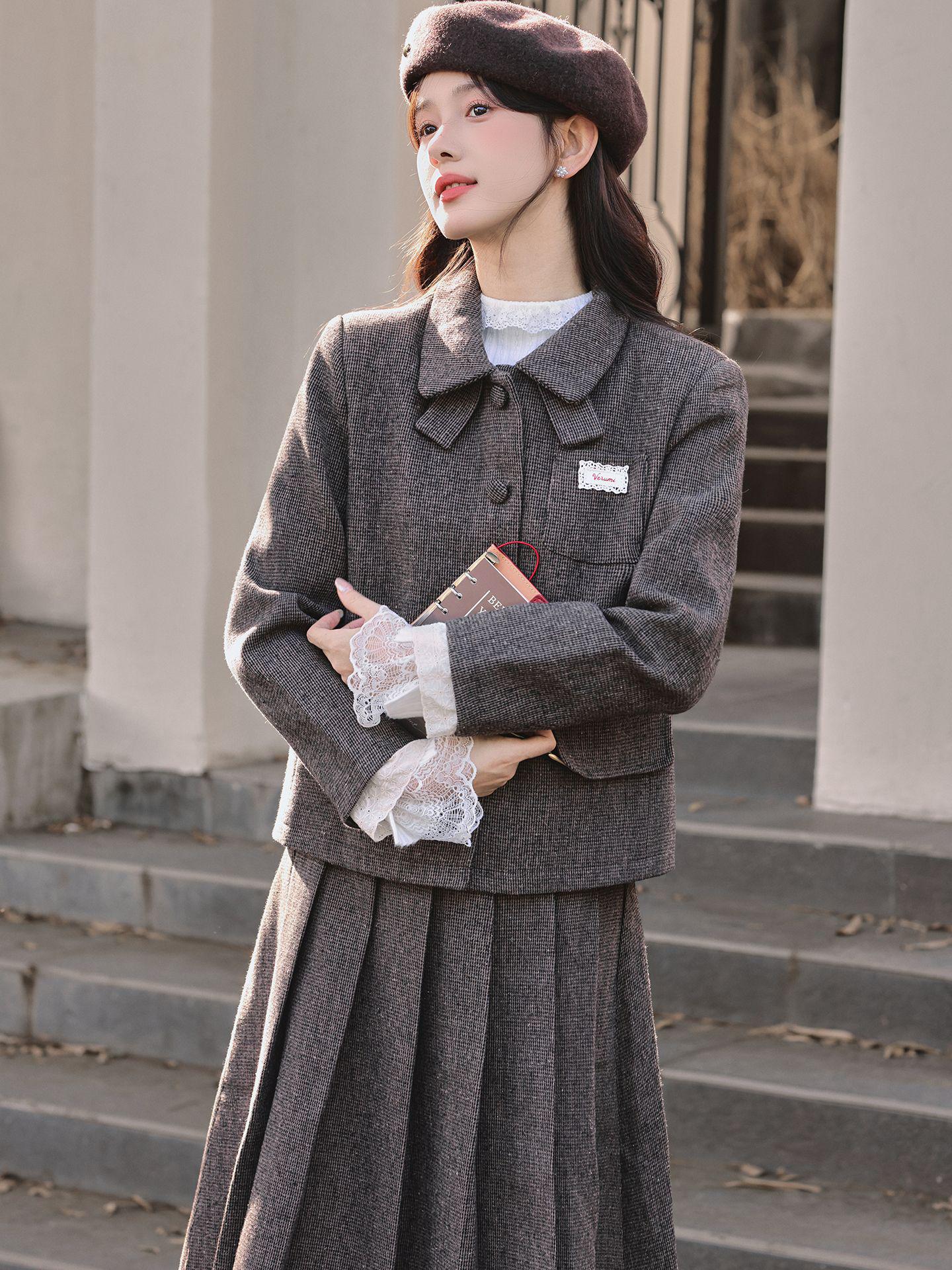 Korean Dark Grey Lapel Jacket & Pleated Skirt Set for Women - Autumn/Winter Elegant Casual Suit Small
Korean Dark Grey Lapel Jacket & Pleated Skirt Set for Women - Autumn/Winter Elegant Casual Suit Small