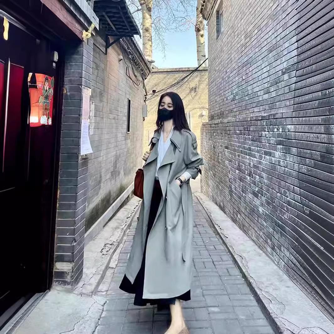 Весеннее новое высококлассное средней длины тренчкот цвета бобового зеленого, женское повседневное пальто с поясом L recommended weight 136-75 kg
Весеннее новое высококлассное средней длины тренчкот цвета бобового зеленого, женское повседневное пальто с поясом L recommended weight 136-75 kg