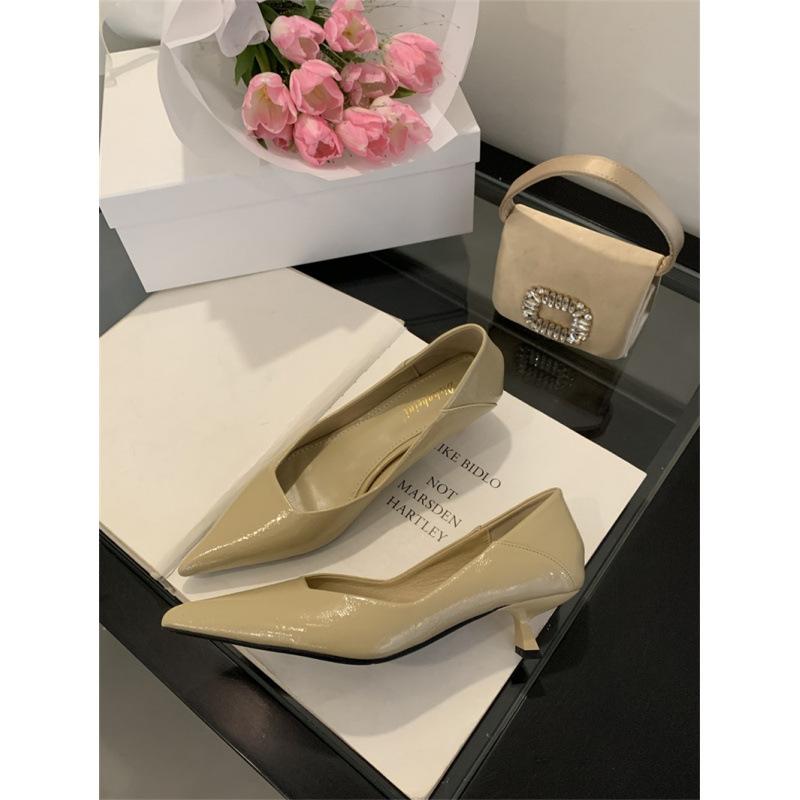 2025 new French pointed head shallow mouth single shoes women s one-pedal kitten heel temperament commuting is not tired of high heels 39 жёлтый
2025 new French pointed head shallow mouth single shoes women s one-pedal kitten heel temperament commuting is not tired of high heels 39 жёлтый