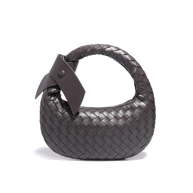 Fashionable and High-quality Women s Bags, Hand-carried Underarm Bags, Hand-woven Bags, and Summer Trendy Dumpling Bags
Fashionable and High-quality Women s Bags, Hand-carried Underarm Bags, Hand-woven Bags, and Summer Trendy Dumpling Bags