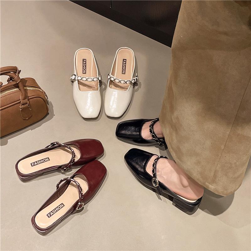 2025 spring and summer fashion chain thick heel single shoes low heel chain with skirt retro half slippers women s new outer wear 40 бордовий
2025 spring and summer fashion chain thick heel single shoes low heel chain with skirt retro half slippers women s new outer wear 40 бордовий