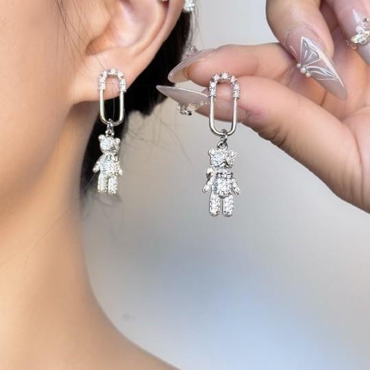 New European and American geometric stud earrings fashion exaggerated retro fringed earrings niche temperament earrings ear jewelry серебряный
New European and American geometric stud earrings fashion exaggerated retro fringed earrings niche temperament earrings ear jewelry серебряный