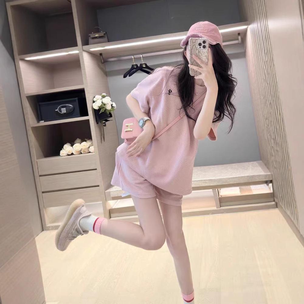 2025 Women s Pink Korean Fashion Loose Shorts Set - Age-Reducing, Short-Sleeved, Student Style, Perfect for Summer. M
2025 Women s Pink Korean Fashion Loose Shorts Set - Age-Reducing, Short-Sleeved, Student Style, Perfect for Summer. M
