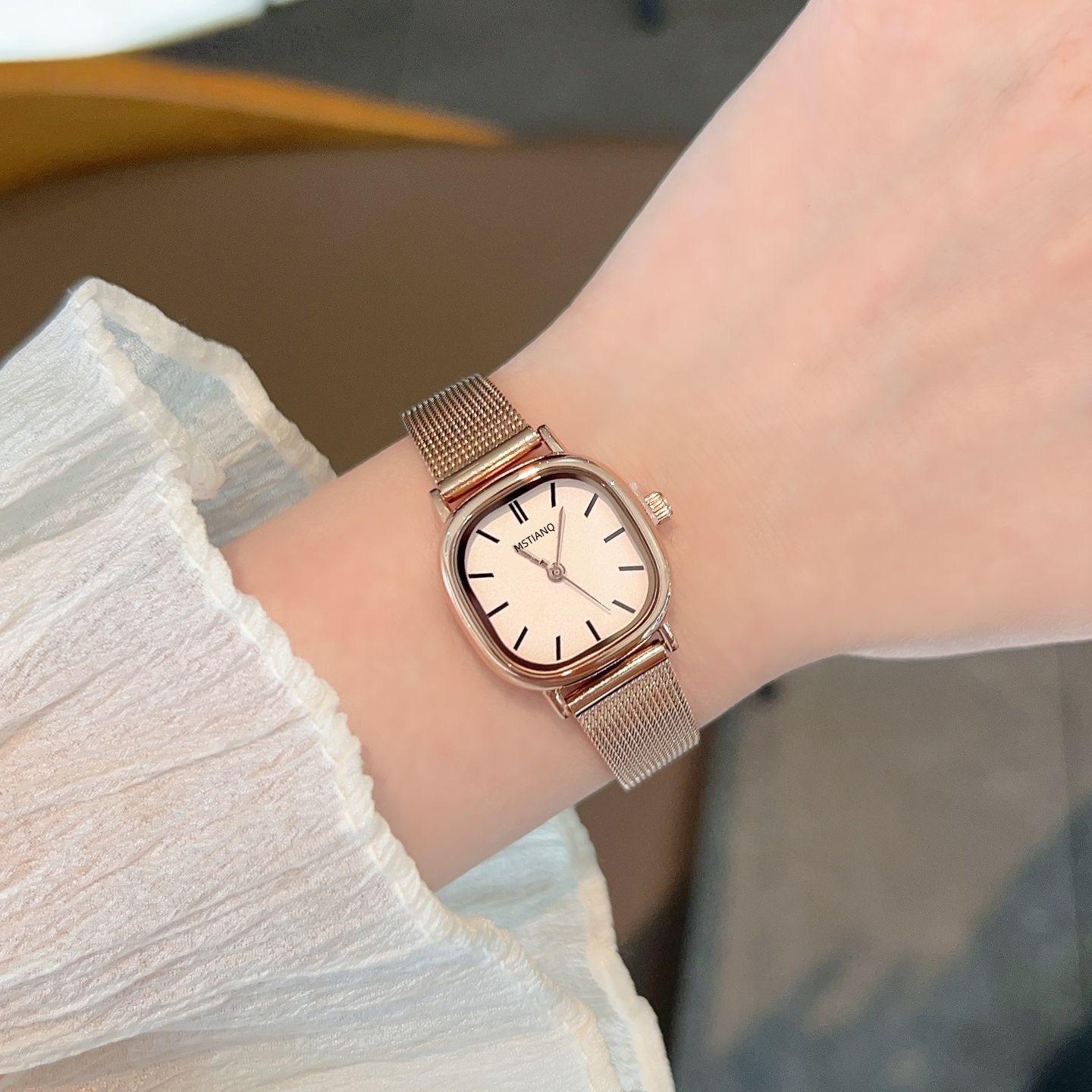 Classic Vintage Ladies Watch Simple Casual Trend Small Personality Student Watch Girls Mesh Strap Square
Classic Vintage Ladies Watch Simple Casual Trend Small Personality Student Watch Girls Mesh Strap Square
