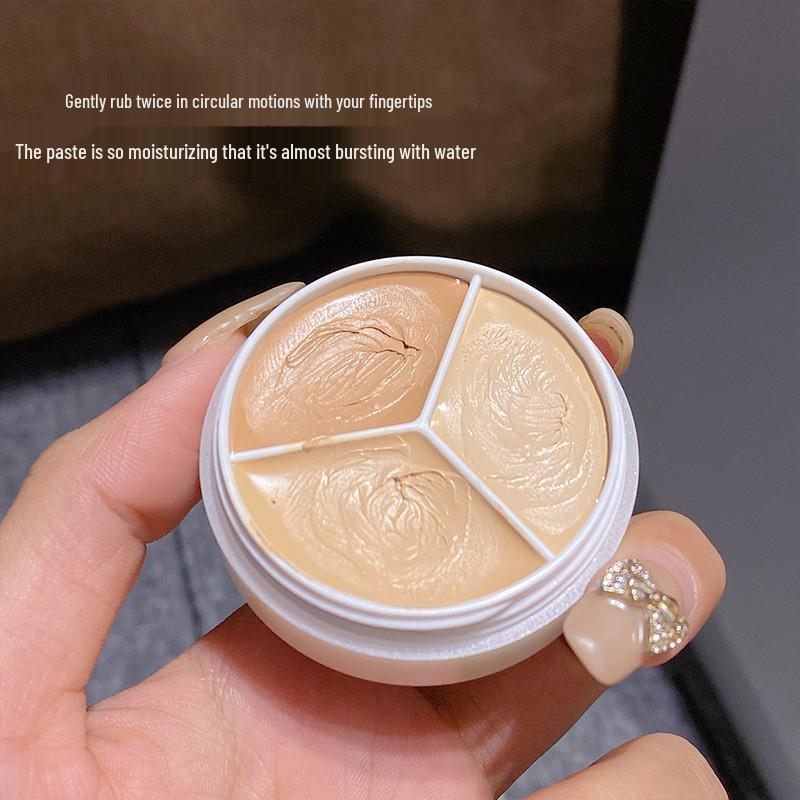 Sweetmint Triple Concealer Palette: Covers Spots, Acne, and Dark Circles with Contour Cream.
Sweetmint Triple Concealer Palette: Covers Spots, Acne, and Dark Circles with Contour Cream.