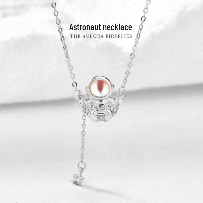 Li Ming s925 Sterling Silver Moonstone Astronaut Pendant Necklace for Women – High-End and Unique Design 925 Silver
Li Ming s925 Sterling Silver Moonstone Astronaut Pendant Necklace for Women – High-End and Unique Design 925 Silver