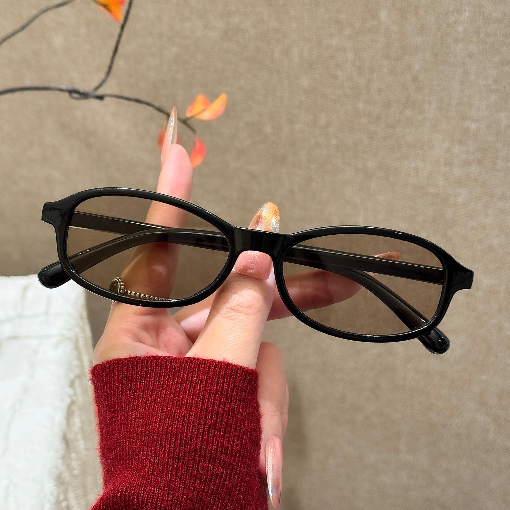 1Pc Retro Fashion Geometric Sunglasses Set, Narrow Frame Design That Enhances Facial Contours, Stylish for Going Out, Vintage
1Pc Retro Fashion Geometric Sunglasses Set, Narrow Frame Design That Enhances Facial Contours, Stylish for Going Out, Vintage