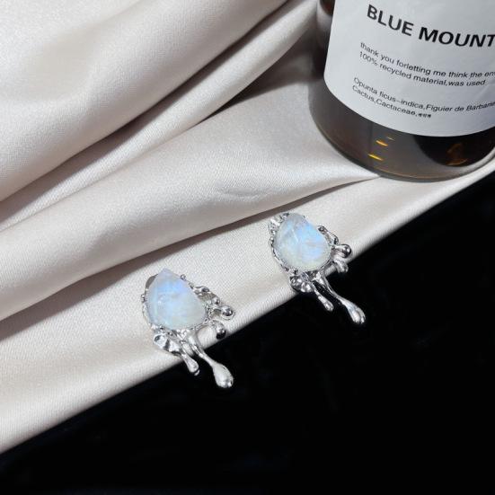 Серьги-гвоздики с геометрическим рисунком лавы 
Серьги-гвоздики с геометрическим рисунком лавы