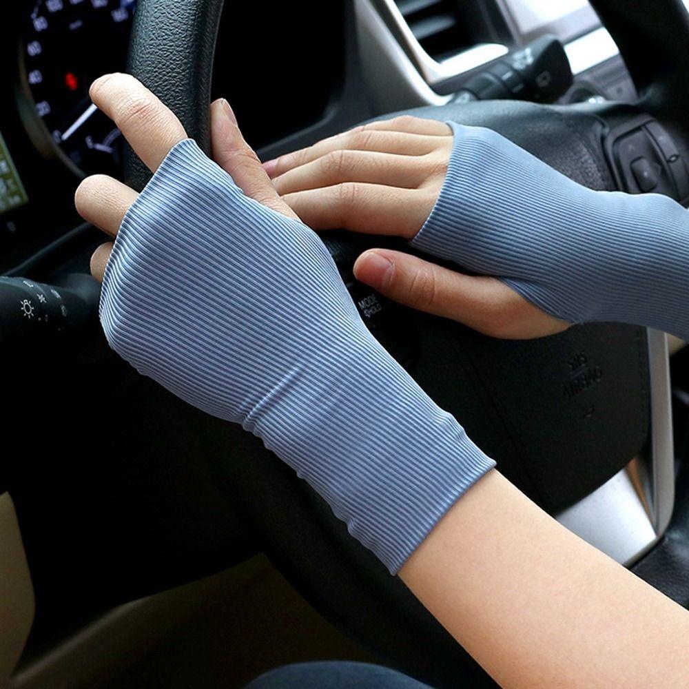 Driving Sunscreen Gloves Ice Silk Gloves Half Finger Gloves Non-slip Mittens Men Elastic Gloves
Driving Sunscreen Gloves Ice Silk Gloves Half Finger Gloves Non-slip Mittens Men Elastic Gloves
