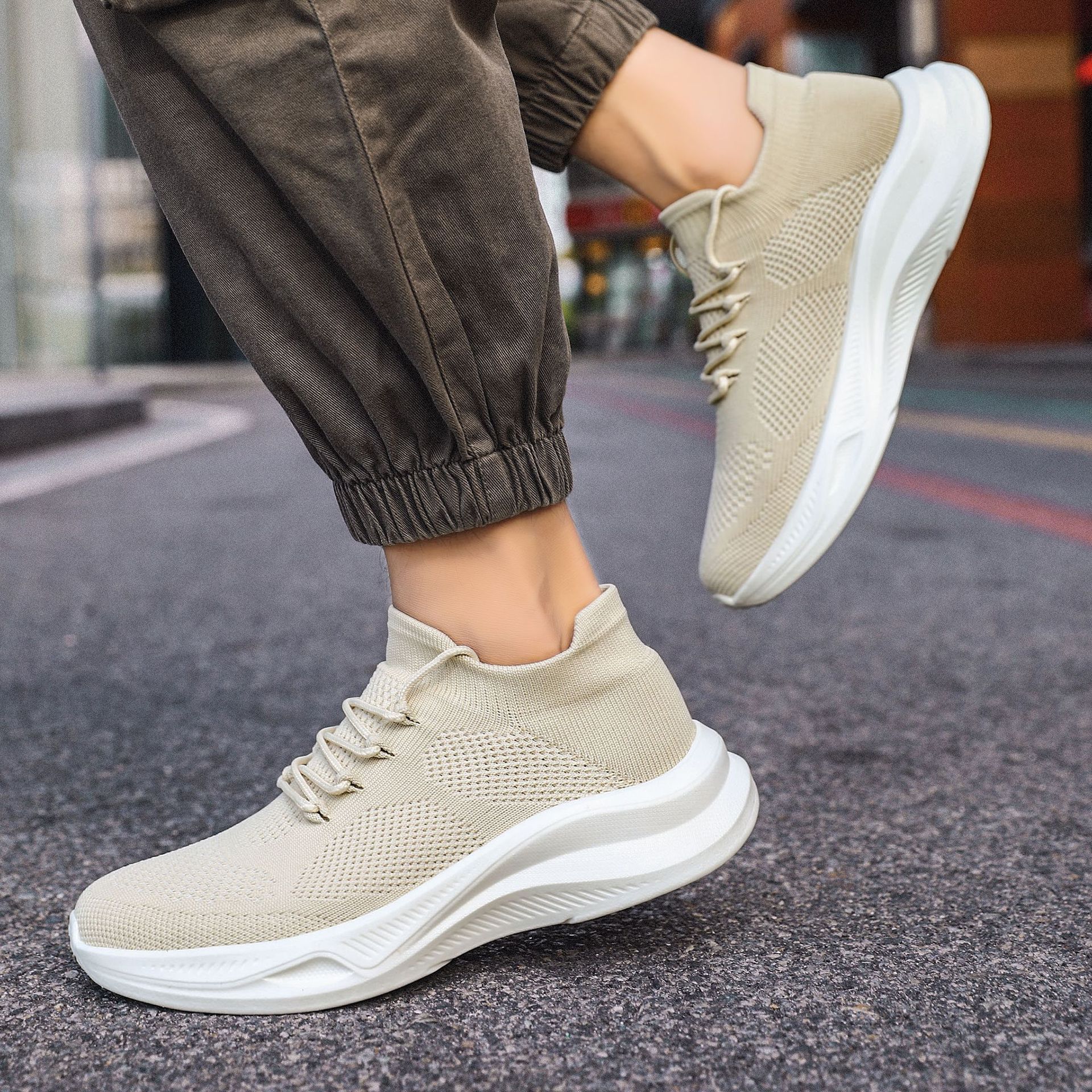 Mesh breathable and lightweight summer couple casual sports shoes men s and women s adult running shoes 36
Mesh breathable and lightweight summer couple casual sports shoes men s and women s adult running shoes 36
