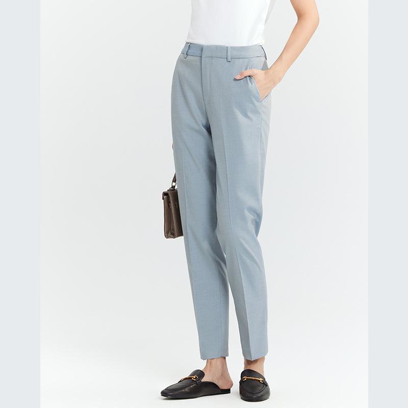 Women s High-End Fashion Blazer & Trousers Set for Professional & Casual Wear 26
Women s High-End Fashion Blazer & Trousers Set for Professional & Casual Wear 26