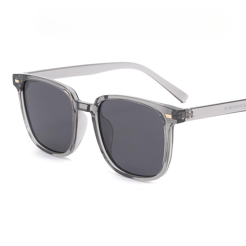 Тенденция новых поляризованных солнцезащитных очков в большой оправе. Модные простые солнцезащитные очки-корректоры. Усовершенствованные уличные солнцезащитные очки. UV400
Тенденция новых поляризованных солнцезащитных очков в большой оправе. Модные простые солнцезащитные очки-корректоры. Усовершенствованные уличные солнцезащитные очки. UV400