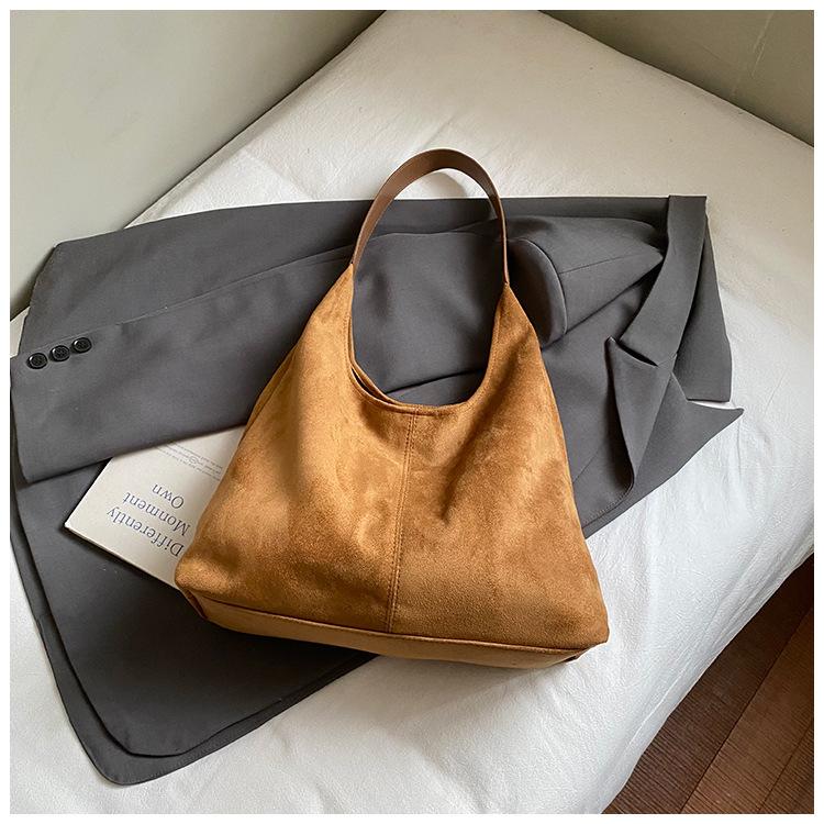 Осень 2025 ретро сумка женская в стиле Майяр замшевая сумка-тоут большой вместимости для работы и отдыха на плечо коричневый
Осень 2025 ретро сумка женская в стиле Майяр замшевая сумка-тоут большой вместимости для работы и отдыха на плечо коричневый
