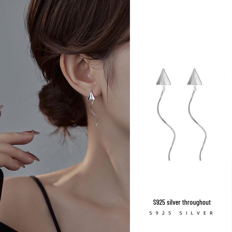 Banyan Tree Silver Paper Airplane Tassel Earrings: Simple, Nostalgic & Trendy Design 925 Silver
Banyan Tree Silver Paper Airplane Tassel Earrings: Simple, Nostalgic & Trendy Design 925 Silver
