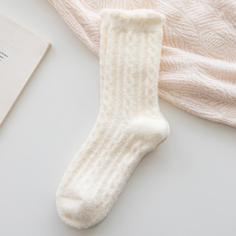 Australian Velvet Socks Stacking Socks Season Retro Twist Pattern Velvet Thickened Warm Mink Velvet Home Sleeping Socks One size fits all
Australian Velvet Socks Stacking Socks Season Retro Twist Pattern Velvet Thickened Warm Mink Velvet Home Sleeping Socks One size fits all
