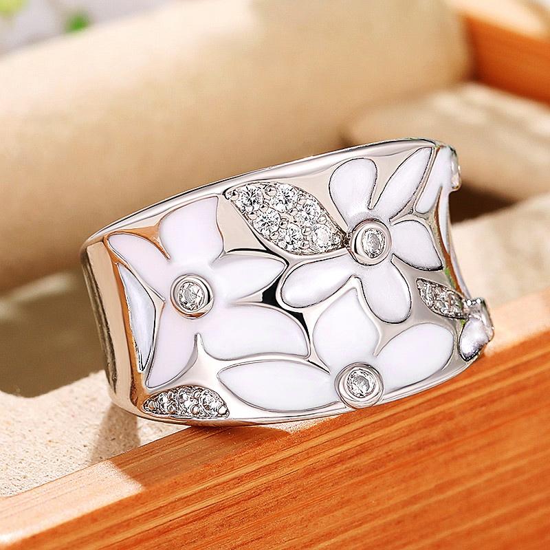 Huitan Romantic Pink/White Flowers Pattern Rings for Women Handmade Enamel Ring with CZ Newly Designed Female Zircon Fancy Gift 6 белый
Huitan Romantic Pink/White Flowers Pattern Rings for Women Handmade Enamel Ring with CZ Newly Designed Female Zircon Fancy Gift 6 белый